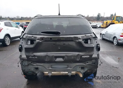 2022 Jeep Compass Latitude 4X4 from USA, damaged, VIN 3C4NJDBB3NT211986